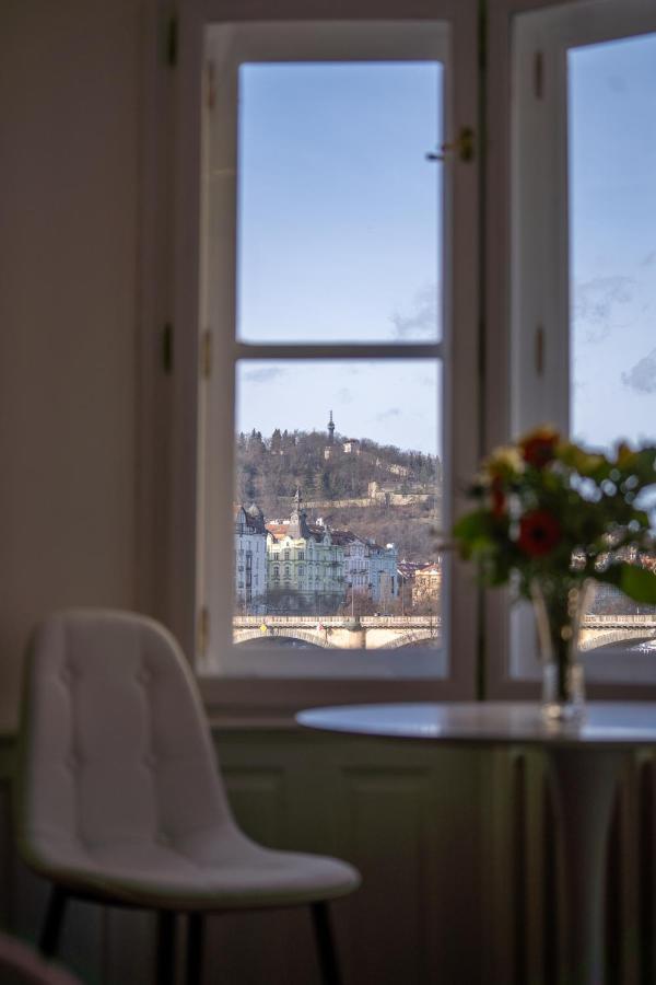 Exclusive Apartment With A View Of Prague Castle And Vltava River Luaran gambar
